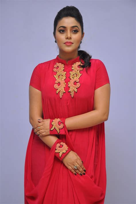 CAP Hot Actress Poorna Full HD Photoshoot Images
