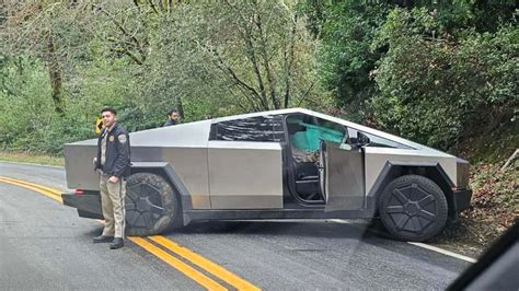 Primer Accidente De Una Tesla Cybertruck Cuales Han Sido Las