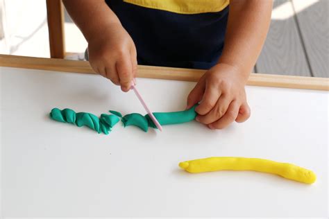 Play-dough Slicing Activity - Toddler at Play