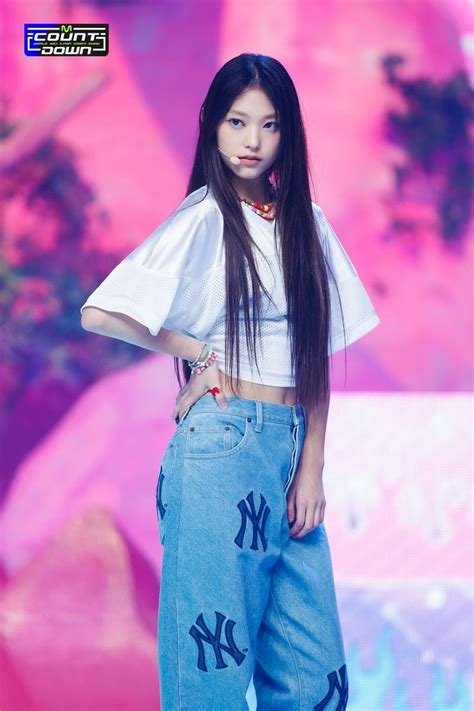 Haerin New Jeans M Countdown Stage Outfits Charming Clothes New