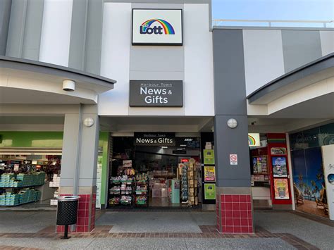 Commuters love the harbour town shopping centre interchange 8