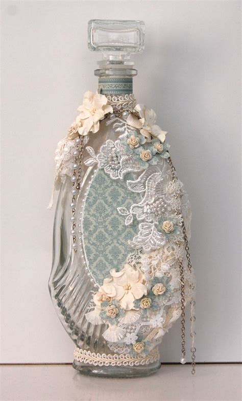 Нежная винтажная бутылка в светлой цветовой гамме | Wine bottle art ...