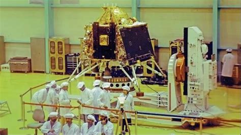 2 Kerala students among dozens selected to watch Chandrayaan 2 landing ...