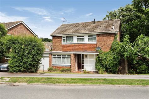 Millbrook Road Crowborough Tn6 3 Bed Detached House For Sale £440 000