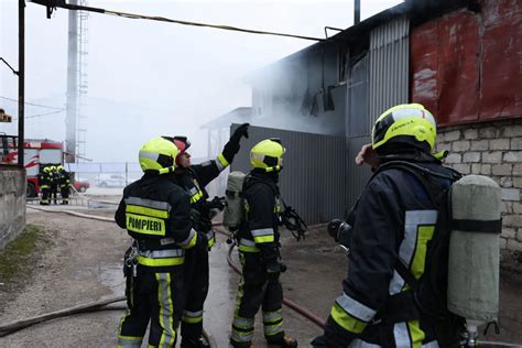 Noi Detalii Despre Incendiul Izbucnit Ntr Un Depozit Din Capital