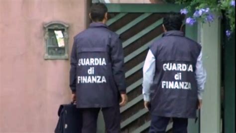 Camorra Sequestrati Beni Per 10 Milioni Al Manager Del Clan Di Lauro