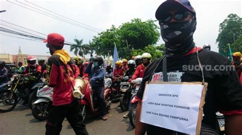 Bentrokan Pecah Di Jalan Daan Mogot Tangerang Batu Berterbangan