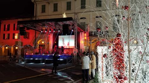 Oleggio Torna Il Capodanno In Piazza Con I Mitici