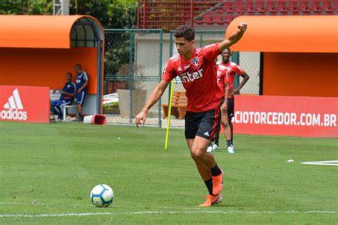 Dono Da Melhor Defesa Tricolor Ajusta O Sistema Ofensivo Spfc