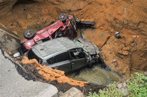 Cuatro Muertos Por Colapso De Puente En Ciudad Colombiana De