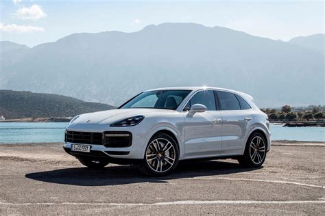 Buyers Guide: Best Luxury SUVs (Updated for 2021)