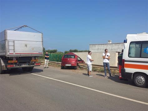 Incidente Sulla Circonvallazione Di Pezze Di Greco Ferita Una