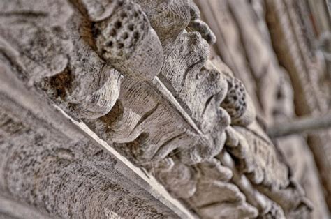 Milano Zona Duomo Proseguono I Lavori Al Restauro Della Galleria