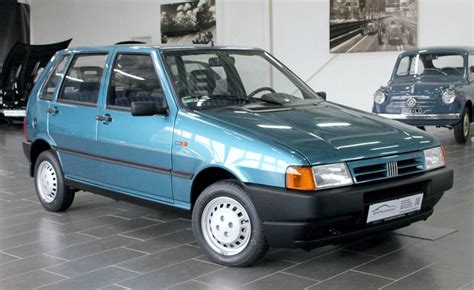 Este Fiat Uno de 1996 está a la venta con apenas 900 kms de recorrido