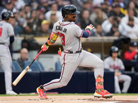 Ronald Acuña Jrvuela En Las Bases Líder En Deportes