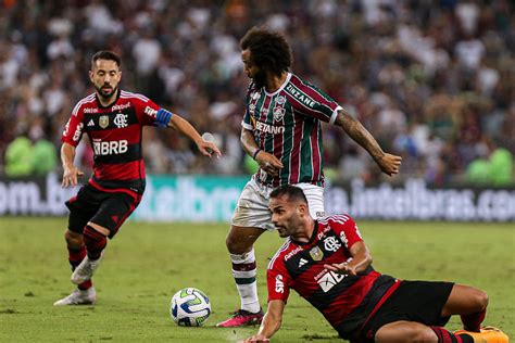 Em jogo de muitas chances Fluminense e Flamengo não saem do zero nas