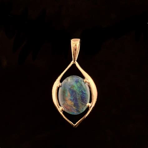 9ct Gold Opal Pendant