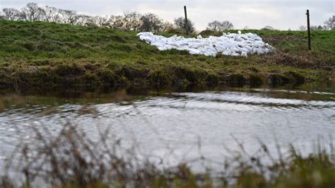 Hochwasser In Deutschland Lage Bleibt Angespannt Pegelst Nde Steigen