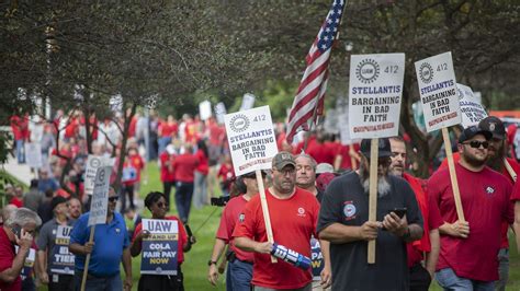 UAW strike update: Union expands strike against GM and Stellantis