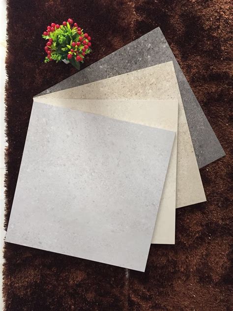 Foshan Rustic Gray Matt Surface Porcelain Tile Floor Tile Mm