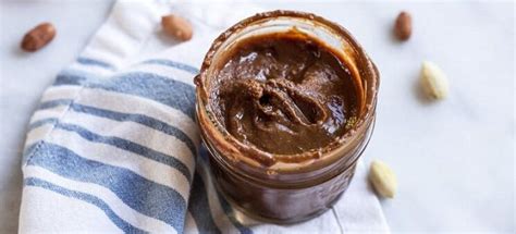 Арахисовая паста с джемом, курагой, финиками, сыром, солью, чесноком ...