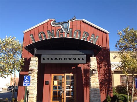 Review and Giveaway: Longhorn Steakhouse - Sippy Cup Mom