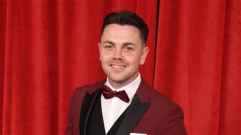 Ray Quinn Takes On Carpet Fitter Job During Lockdown