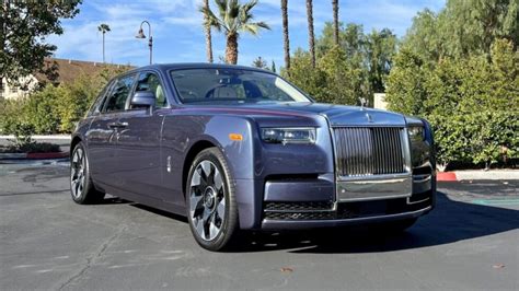 2023 Rolls-Royce Phantom Review | Features - MilesPerHr