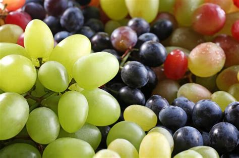 Diferentes Variedades De Uvas Closeup Foto Premium