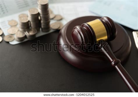 money judge images stock   objects vectors