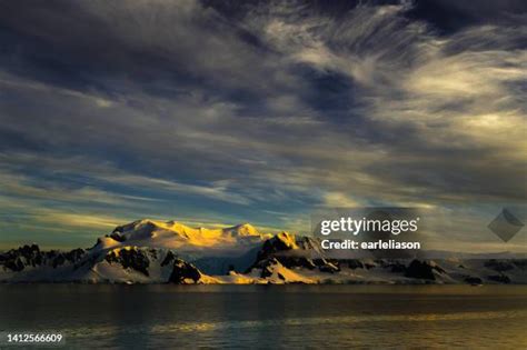 Antarctica Night Sky Photos and Premium High Res Pictures - Getty Images