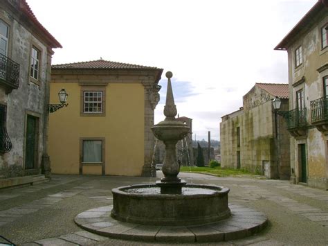 Chafariz Do Largo Do Apoio Barcelos All About Portugal