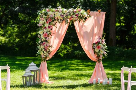 Rea Da Cerim Nia De Casamento No Parque Arco Retangular De Madeira