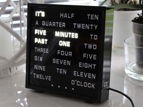 Led Word Clock Led Woord Klok Kopen Coolgift