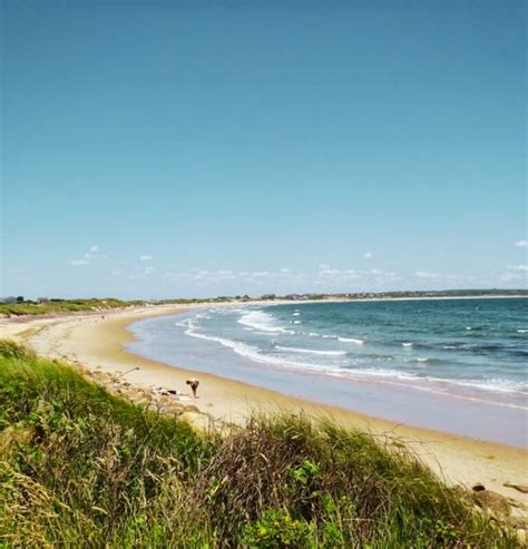 28 Rhode Island Beaches to Visit in 2024 (Insider Guide)