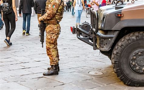 Leva militare obbligatoria come funziona e può davvero tornare in