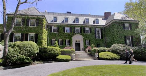 The Truth Behind Ivy Covered Houses The Glam Pad