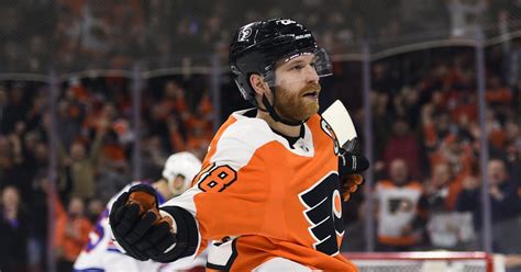 Flyers' Claude Giroux, wife announce they're having a baby | PhillyVoice