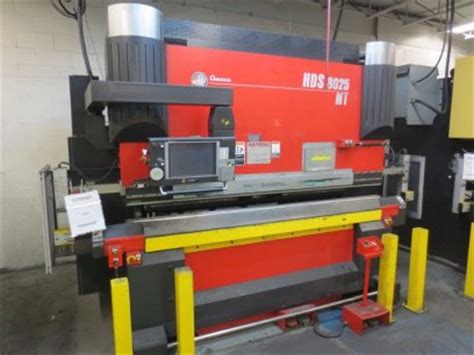 88 TON X 8 AMADA HDS8025NT DOWN ACTING CNC PRESS BRAKE MFG 2008 For