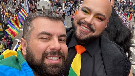 Tiago Abravanel D Beij O No Marido Na Parada Do Orgulho Lgbt