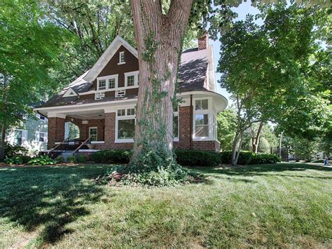 1875 Grove Ave Quincy Il 62301 Zillow