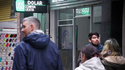 Dólar Hoy El Dólar Libre Bajó A 252 Y También Cedieron Las