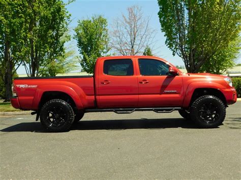 2015 Toyota Tacoma SR5 TRD Sport / 4x4 / LB / 1 OWNER / LIFTED LIFTED