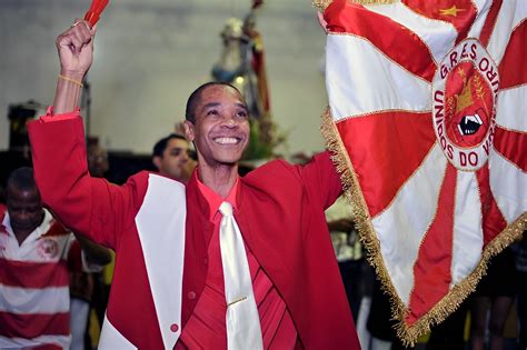 Há dez anos o carnaval se despedia do lendário Mestre Sala Ronaldinho