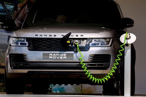 Uk To Add Jobs As Jaguar Land Rover Builds