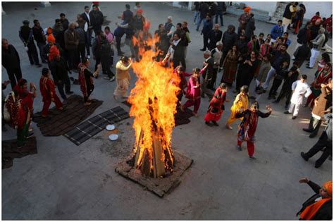 Happy Lohri 2022 History And Significance Of This Popular Punjabi Folk