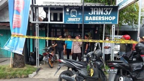 Penemuan Mayat Laki Laki Misterius Di Barbershop Demak Korban