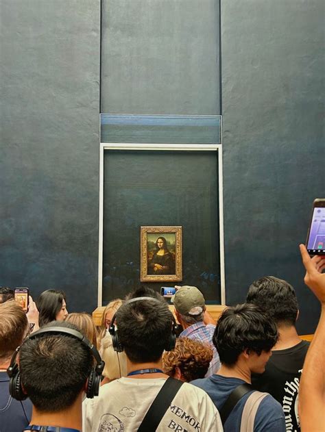 Mona Lisa Viewing In Mona Lisa Louvre Mona Lisa Louvre Paris