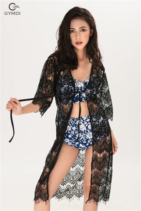 Các mẫu áo choàng kimono đi biển hot cho mùa hè