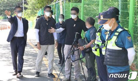 한층 삼엄해진 문 전 대통령 사저 앞 경호 네이트 뉴스